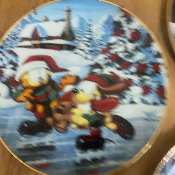 3 Garfield Plates - Picture 4 of 6